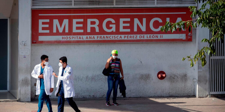 Hospitales en Venezuela están en terapia intensiva