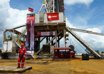 Piden autorización a EEUU para revender crudo del pago de PDVSA