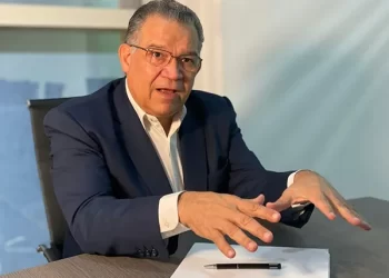 Enrique Márquez anunció encuentro con González Urrutia y presentó plan para descentralizar estados