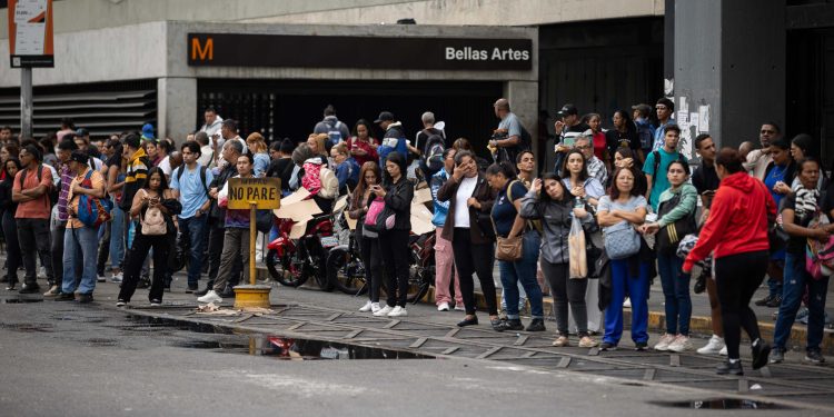 Delcy Rodríguez asegura que el paro de transporte se planificó desde el exterior
