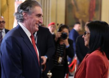 Delcy Rodríguez pidió celeridad a la reforma de la Ley de Minas para el desarrollo del sector con inversión nacional y extranjera