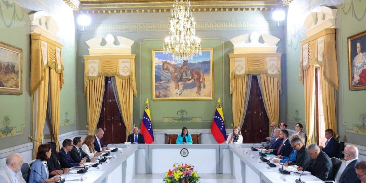 Instalan comisión especial para consulta nacional sobre la reforma judicial