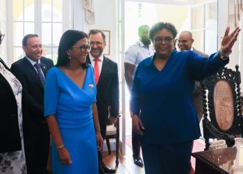 Delcy Rodríguez se reunió con el presidente y la primera ministra de Barbados
