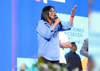 Delcy Rodríguez reiteró que “habrá una mejora” en los ingresos de los trabajadores