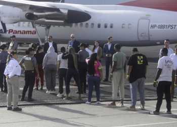 134 venezolanos retornaron al país en el primer vuelo humanitario desde Panamá