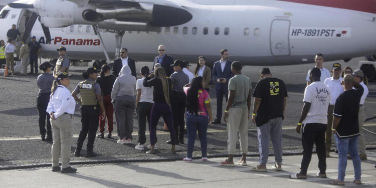 134 venezolanos retornaron al país en el primer vuelo humanitario desde Panamá