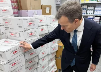 Barrett anunció que pudo conocer “de primera mano” la distribución de insumos médicos enviados desde EE. UU. a Venezuela