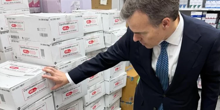 Barrett anunció que pudo conocer “de primera mano” la distribución de insumos médicos enviados desde EE. UU. a Venezuela