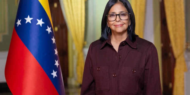 Presentan fotografía oficial de Delcy Rodríguez como presidenta encargada y comandante en jefe de Venezuela
