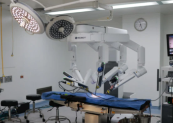 Inauguraron servicios de Cirugía Robótica y Cirugía Plástica Reconstructiva en el Clínico Universitario