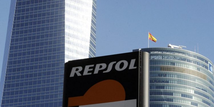 España recibió primer barco con crudo de Venezuela como pago por gas producido por Repsol