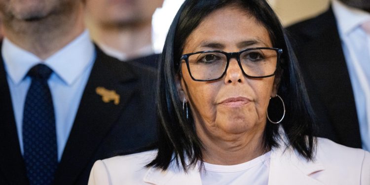 Delcy Rodríguez exhorta a erradicar la extorsión de cuerpos policiales, tribunales y fiscales contra los ciudadanos