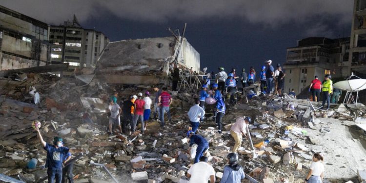 Últimas cifras oficiales: 1.450 fallecidos, 3.150 heridos y 12.721 familias damnificadas por terremoto en Venezuela