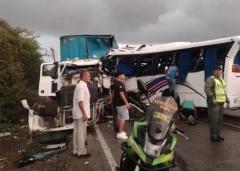 Nueve personas fallecidas y 20 heridos dejó fuerte choque de gandola con un autobús en Anzoátegui