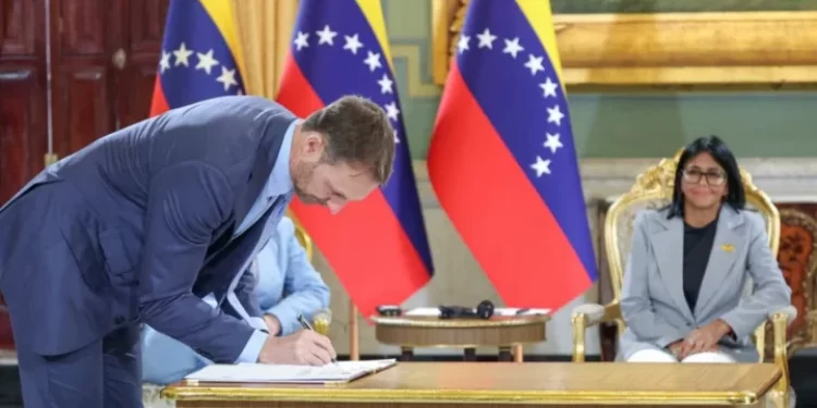 Venezuela firma acuerdos con Shell para el iniciar Fase I del Campo Loran