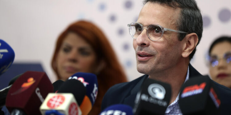Capriles dijo que se debe incliur a María Corina en las negociaciones