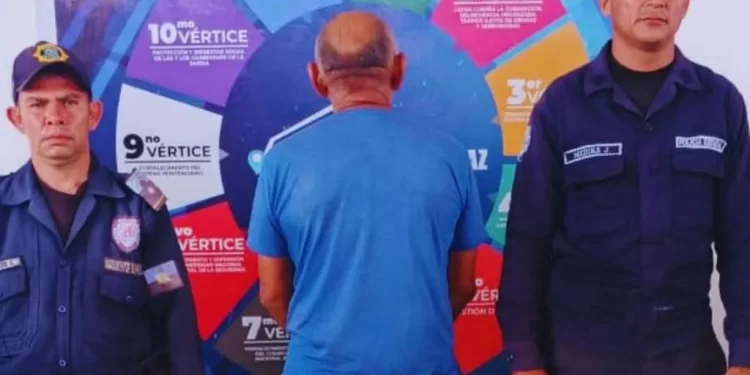 Preso profesor por abusar de cuatro estudiantes