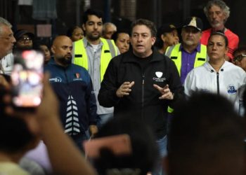 Alcalde Duque descarta daños estructurales en Chacao tras réplica de sismo 