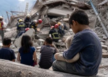 Confirman que fallecieron 16 niños al colapsar hospital en Catia la Mar