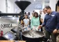 Delcy visita emprendimiento en Caracas para potenciar la producción de café venezolano