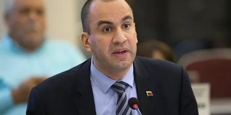 Fiscal Devoe respalda retiro de alcabalas e impulso al patrullaje vial