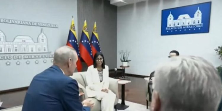 Delcy se reunió con ejecutivos de Chevron en Caracas