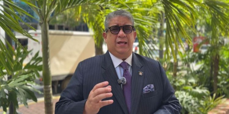 José Gregorio Correa pide que recursos petrolero sea para maestros, adultos mayores y servicios públicos