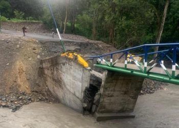 Lluvias causaron caída de puente en Ospino a 72 horas de su inauguración