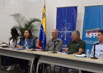 Menéndez destaca participación comunal en la formulación del presupuesto nacional
