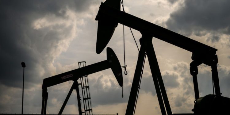 La OPEP+ decide mantener congelada su oferta de petróleo en noviembre