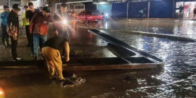 Fuerte tormenta en Maracaibo dejó 770 viviendas dañadas y vías colapsadas